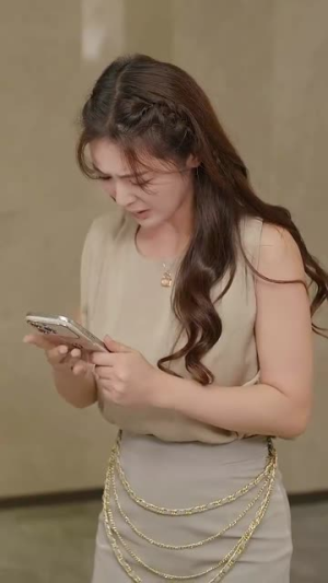 女扮男装后我掰弯了闪婚总裁（80集）最新全集