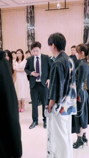 新版：逆鳞（75集）爽剧