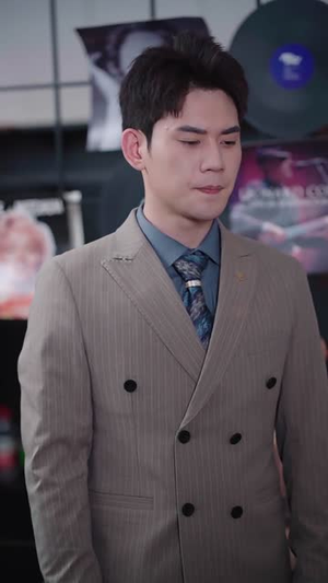 离婚后，她转身嫁给了千亿总裁（104集）燃向短剧